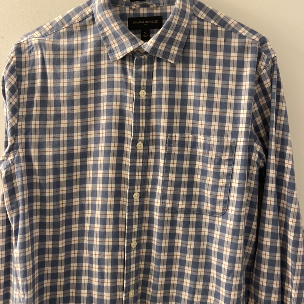Banana Republic untucked flannel shirt blue/white checkered with red design
